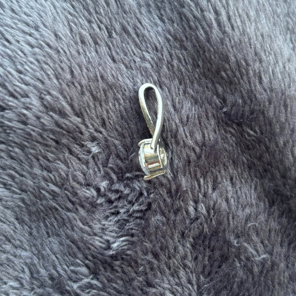 Pendent - Picture 2 of 2